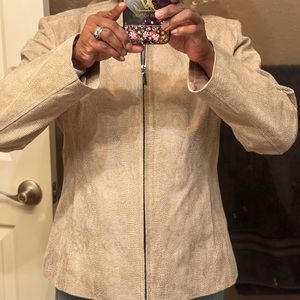 Jacqueline Ferrar snake skin print leather cream colored jacket size large EUC